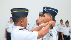 Kalapas Banyuwangi Sematkan Tanda Pangkat Baru Kepada 30 Pegawai di Aula Sahardjo
