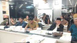 DPRD Surabaya Soroti Bangunan Liar di Lahan Pemkot Pasar Simo, Pengelola Diminta Lunasi Rp400 Juta DPRD Surabaya Soroti Bangunan Liar di Lahan Pemkot Pasar Simo, Pengelola Diminta Lunasi Rp400 Juta