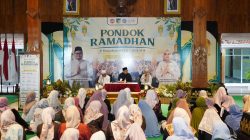 Bupati Kediri Beri hadiah Belanja Gratis Bagi 10 Kader PKK Pengabdian Lebih 30 Tahun