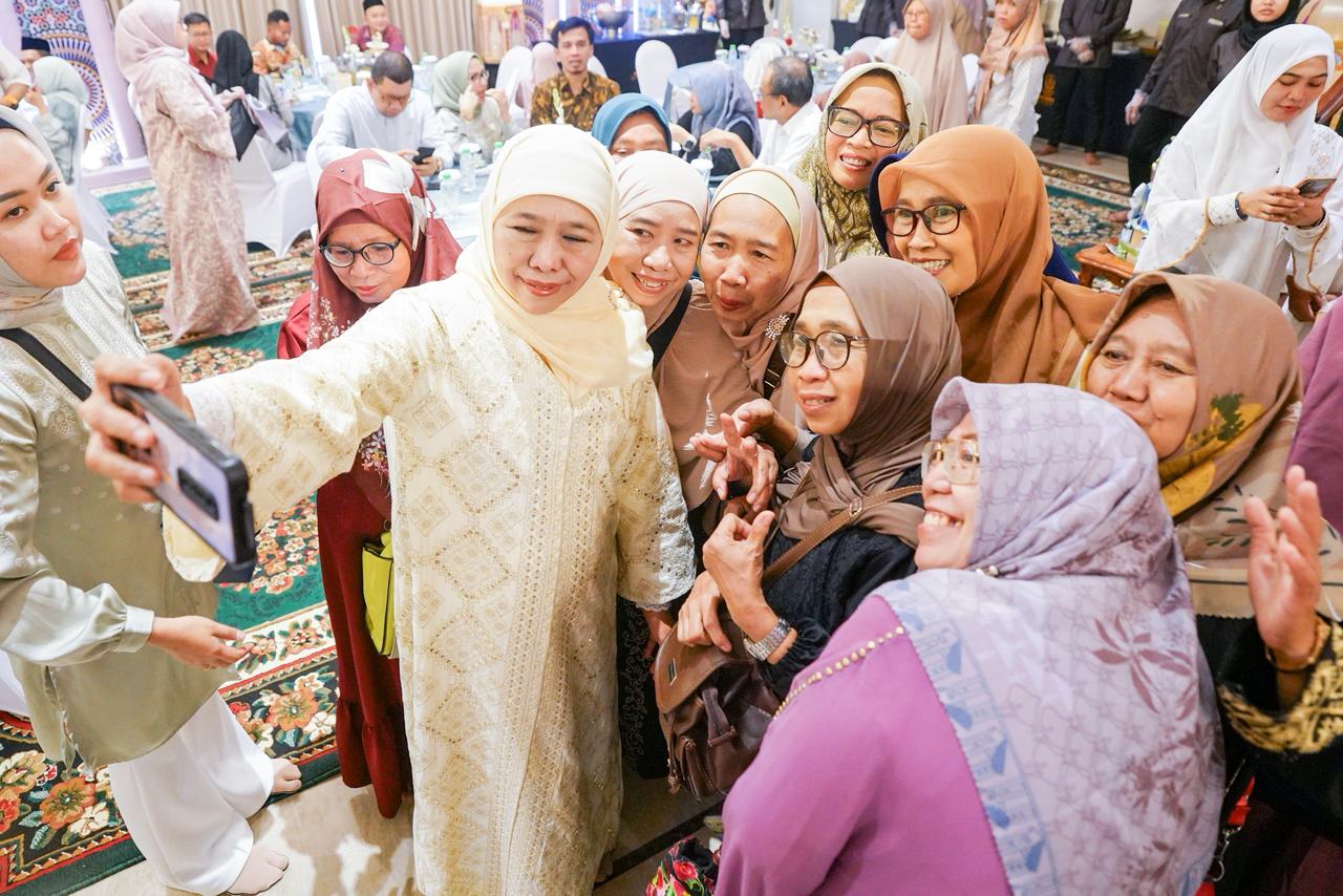 Riyayan Idul Fitri 1447 H di Kediaman Gubernur Khofifah, Semangat Gotong Royong