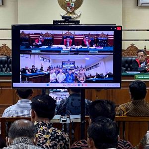 Uang Syukuran di Meja Pak Camat: Nyanyian Kades Pagu Menguliti Skandal Perangkat Desa Kabupaten Kediri