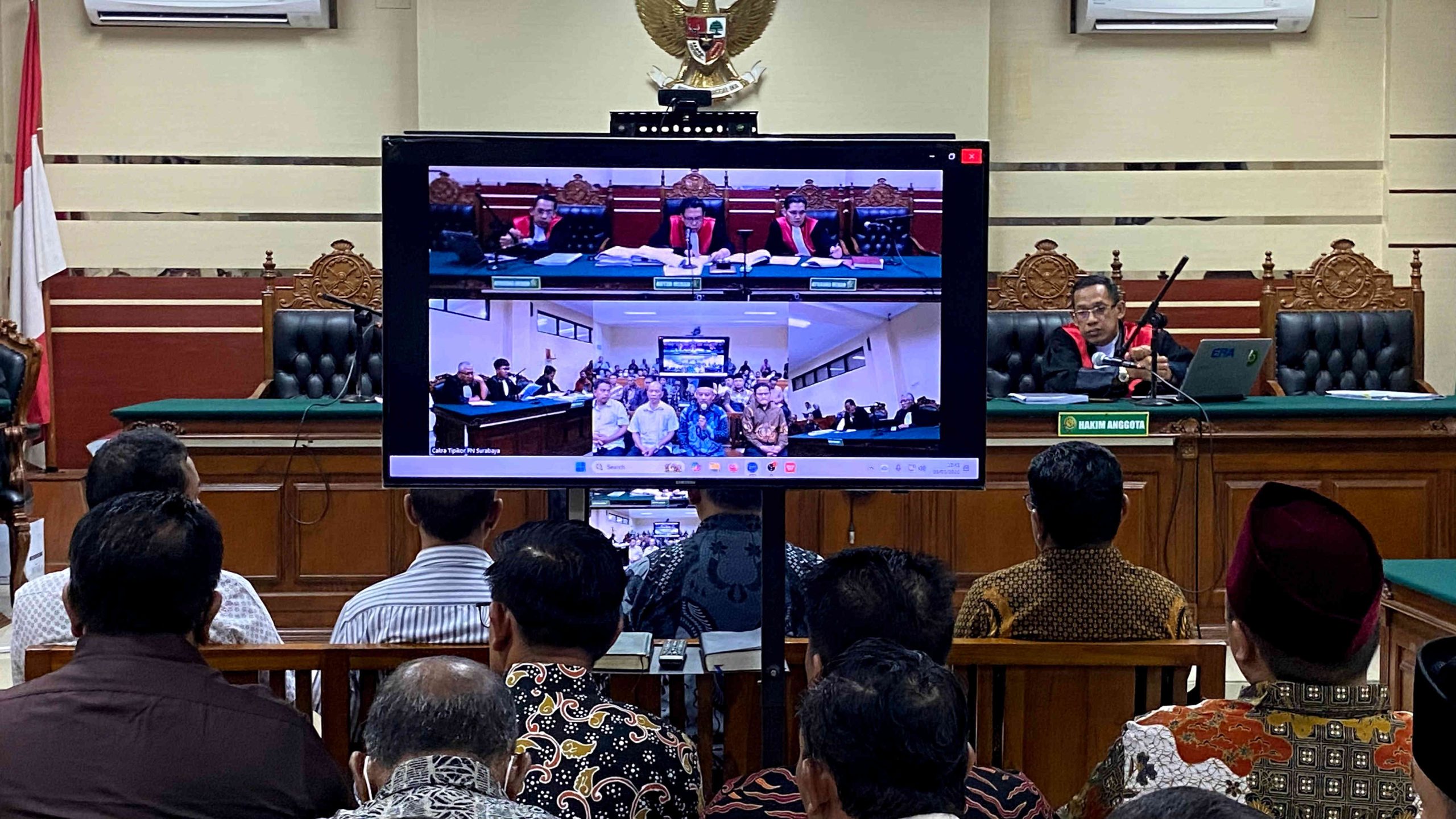 Uang Syukuran di Meja Pak Camat: Nyanyian Kades Pagu Menguliti Skandal Perangkat Desa Kabupaten Kediri