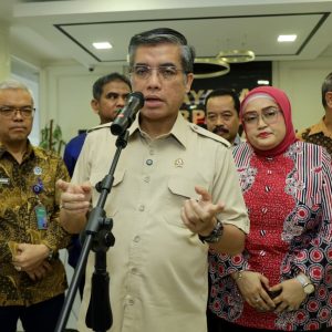 Buka Posko Layanan dan Pengaduan, Kemnaker Yasierli Pastikan Hak Pekerja Terlindungi