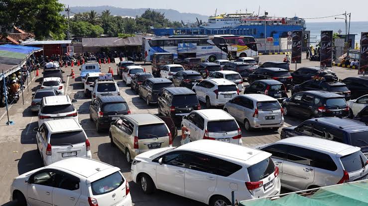 Puncak Arus Balik, Polda Jatim-Pemkab Banyuwangi Pantau Pelabuhan Ketapang