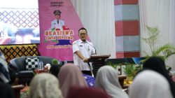 Gus Fawait Cairkan Ribuan Beasiswa dan Insentif Sosial di Jember