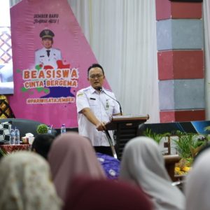 Gus Fawait Cairkan Ribuan Beasiswa dan Insentif Sosial di Jember