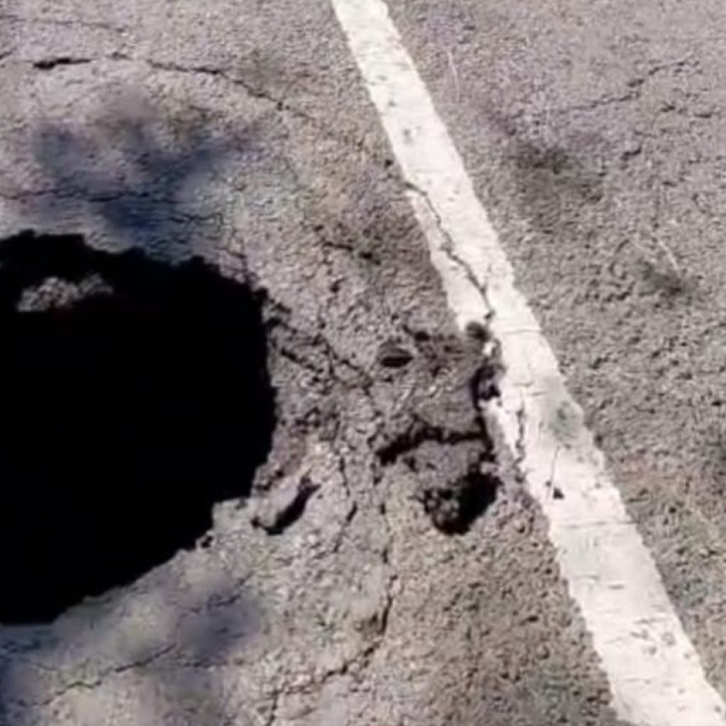 Diduga Sering Dilintasi Truk ODOL, Jembatan di Desa Glundengan Jember Jebol