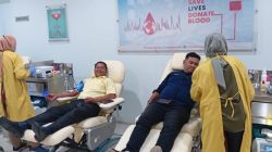 Usai Sidang Paripurna, Anggota Fraksi Golkar DPRD Jember Sempatkan Donor Darah di UDD PMI