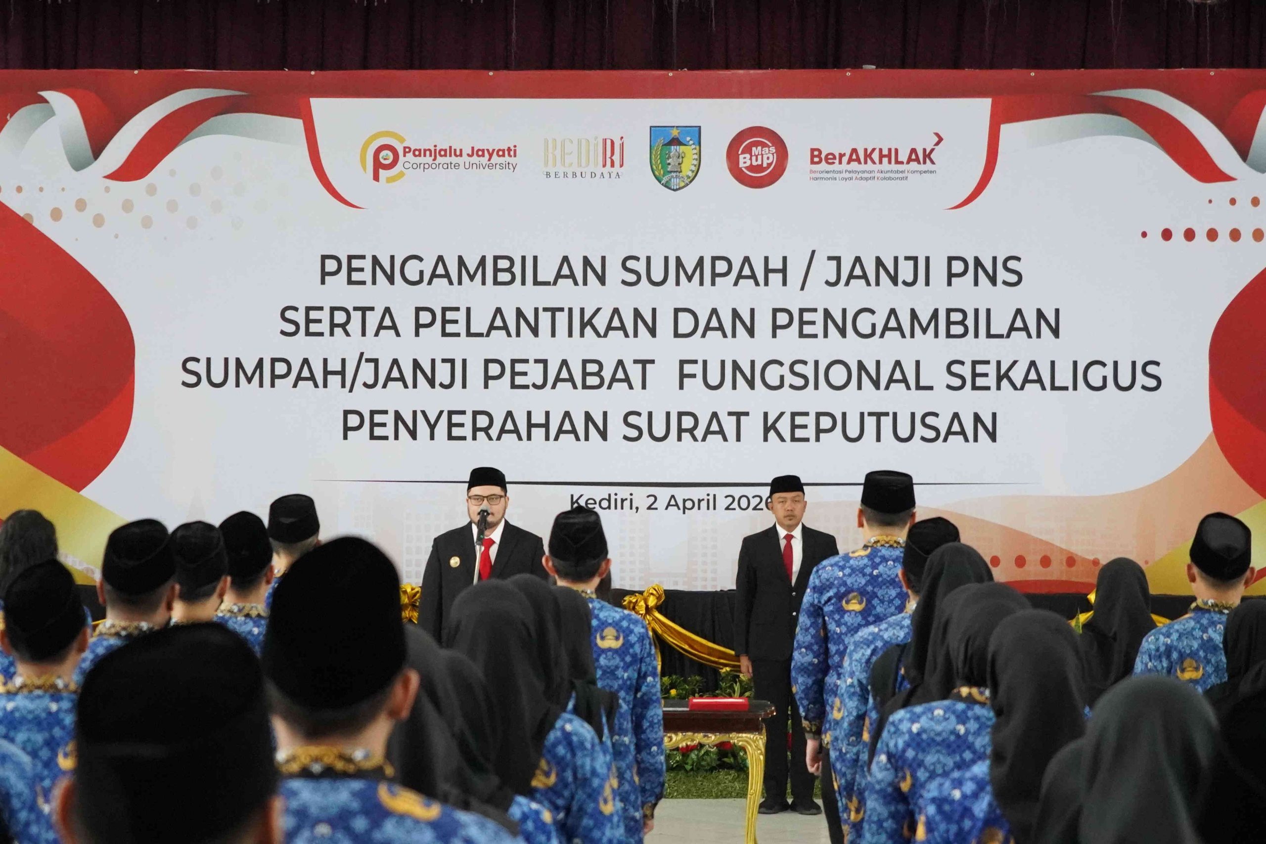 Bupati Kediri Lantik 156 PNS Kabupaten Kediri, Tegaskan Jangan Menyalahgunakan Wewenang